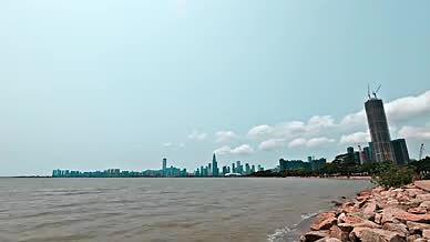 大气城市深圳湾公园海面延时摄影视频的预览图